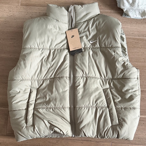 Nike therma fit Vest - Sage Green - Picture 5 of 5